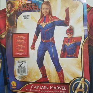 NWT Marvel Superhero Deluxe Captain Marvel Costume